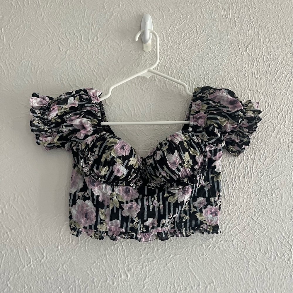 Hello Molly “POP OF SUN” Cropped Floral Top